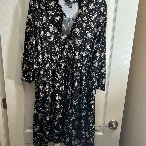 Womans Floral Dress Size 